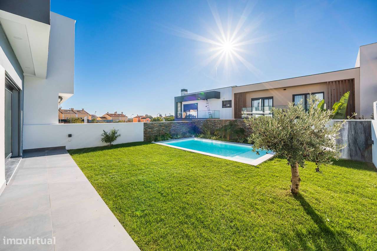 Elegante moradia T4 de arquitetura contemporânea em Albarraque-52