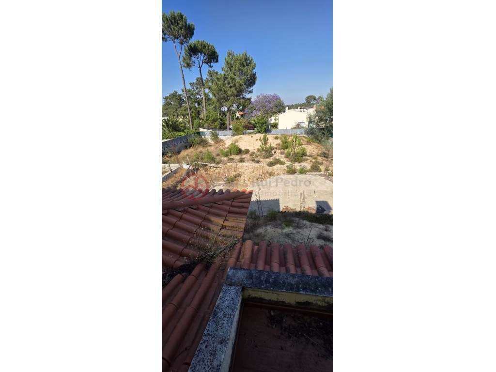 Terreno urbano com 1214m², com moradia edificada.-23