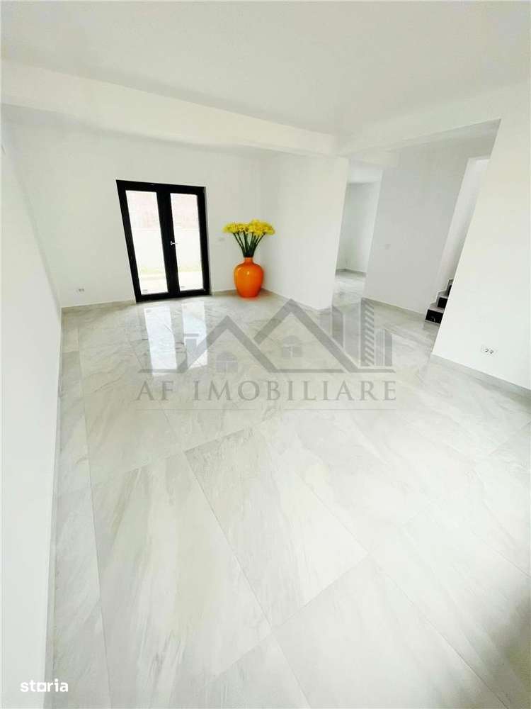 Casa individuala si intabulata cu garaj - Imagine principală: 3/20