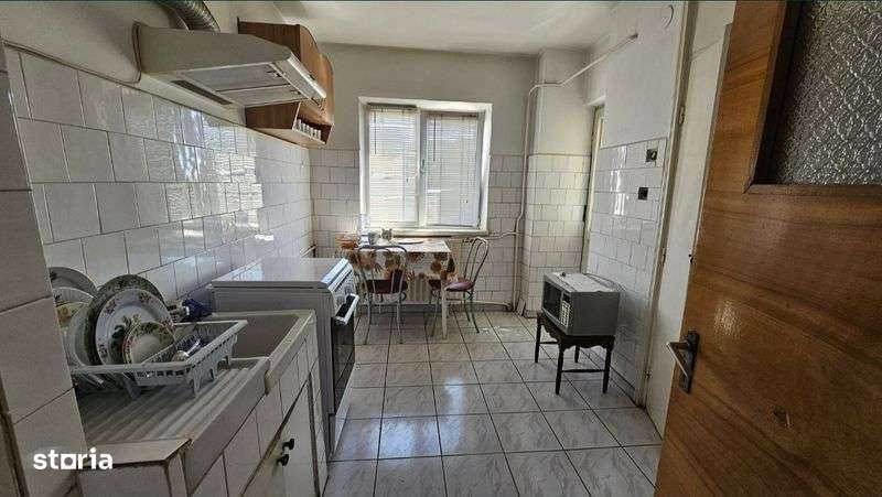 Proprietar 2 camere semicentral, decomandat, spatios, 0 comision - Imagine principală: 5/8