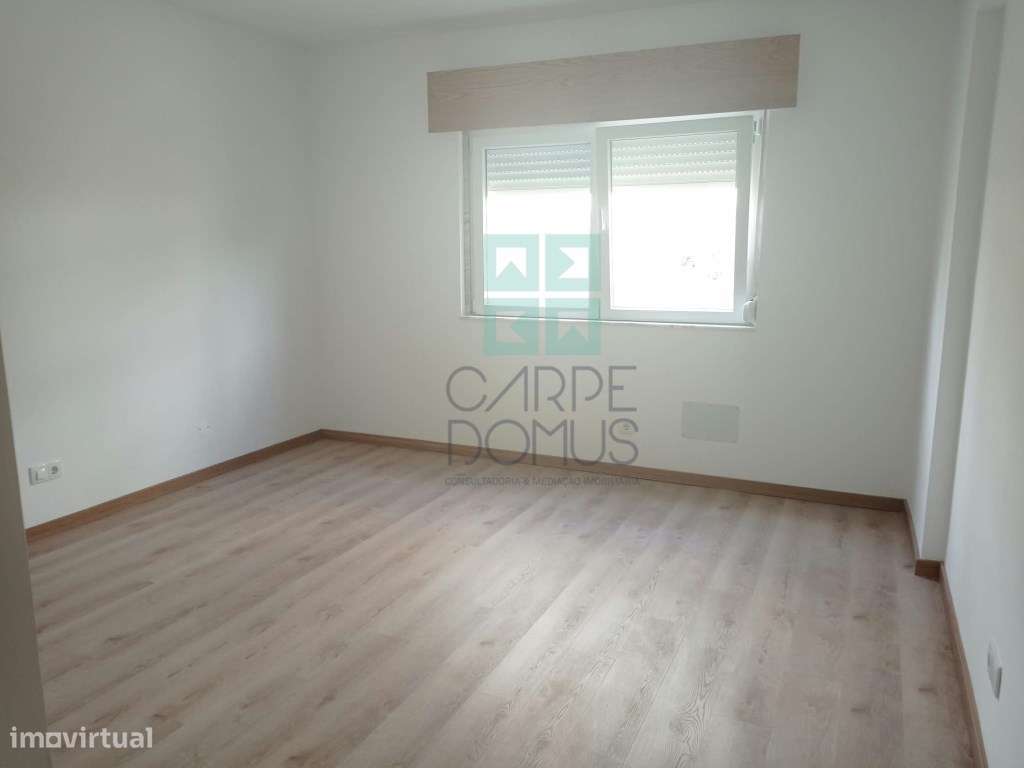 Apartamento T2, totalmente remodelado, Casal de São Brás - Amadora-10
