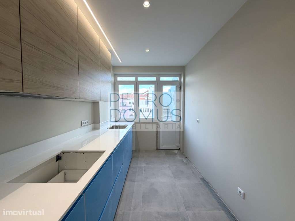 T2 TOTALMENTE REMODELADO EM CONDOMÍNIO COM PISCINA - PENHA DE FRANÇA-16