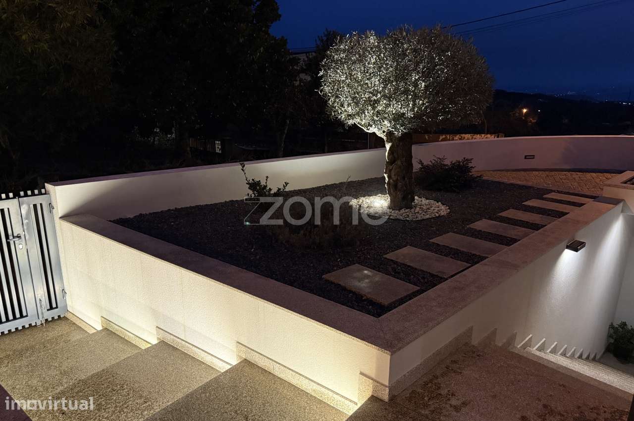Moradia Térrea Semi- nova com piscina-35