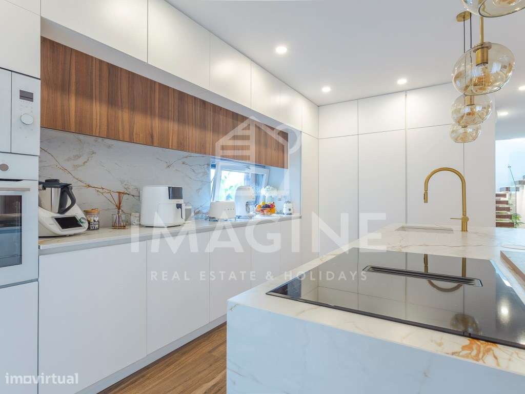 Moradia V2, de Arquitetura Moderna com Piscina e jardim - Urbanizaç...-12