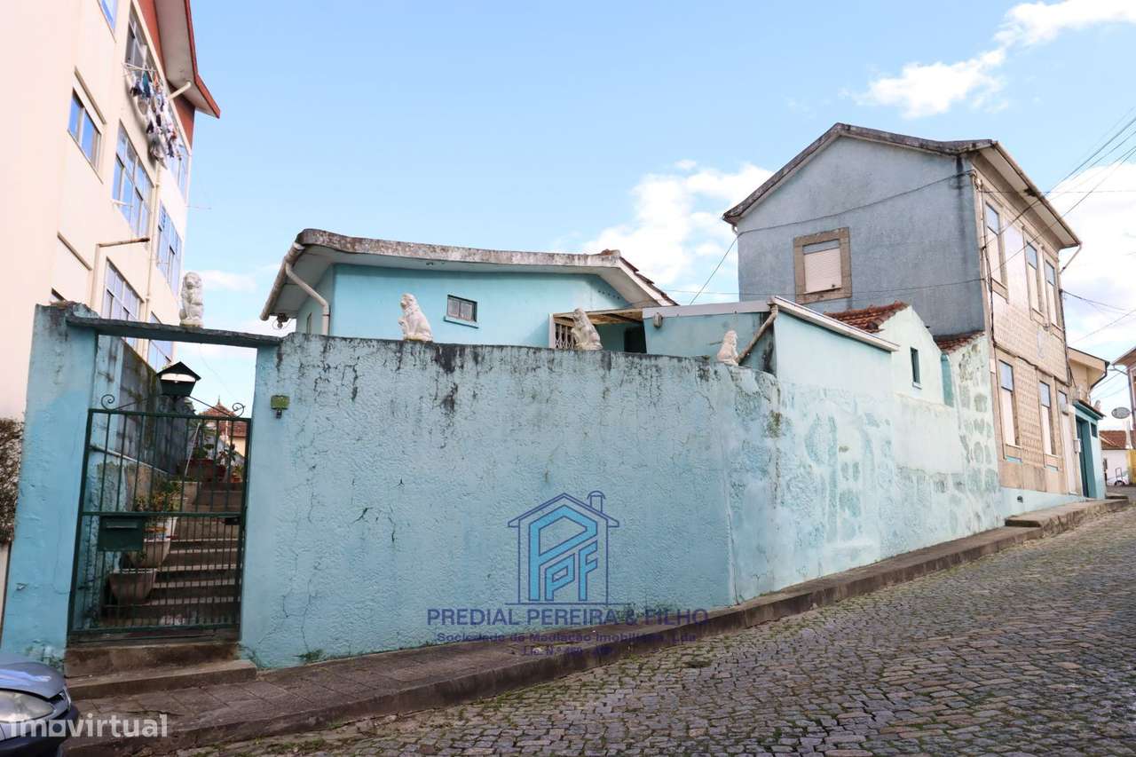 Moradia c/ 3 casas térreas  - Rio Tinto / Ferraria / Próx. à  Escol... - Grande imagem: 2/30