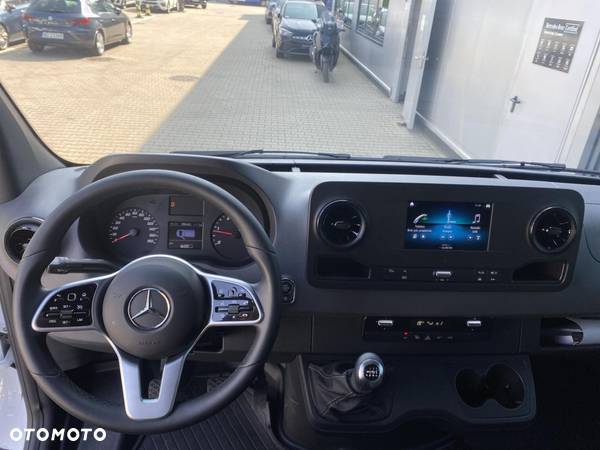 Mercedes-Benz Sprinter - 14