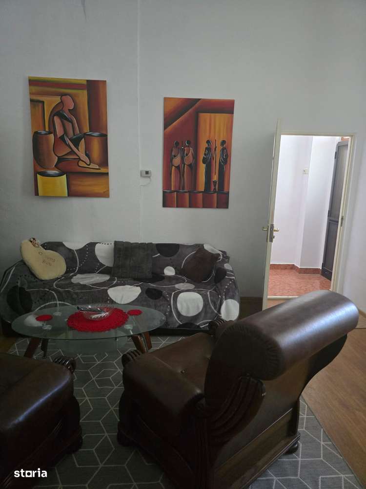 Apartament ultracentral în asociație, 2 camere, etaj 1-4