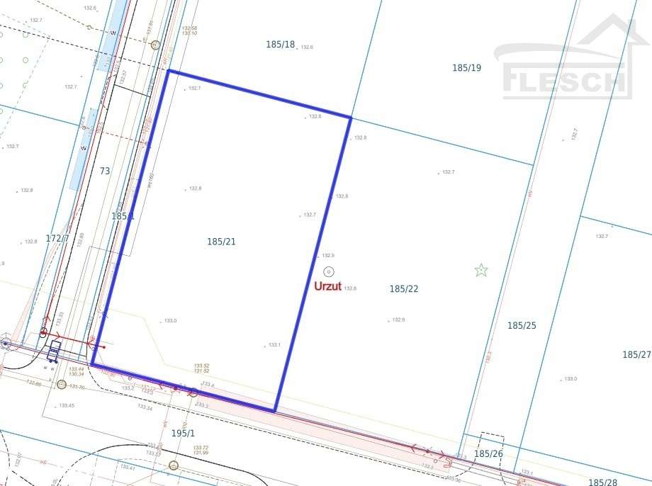 Atrakcyjna działka z zezwoleniem na budowę-7