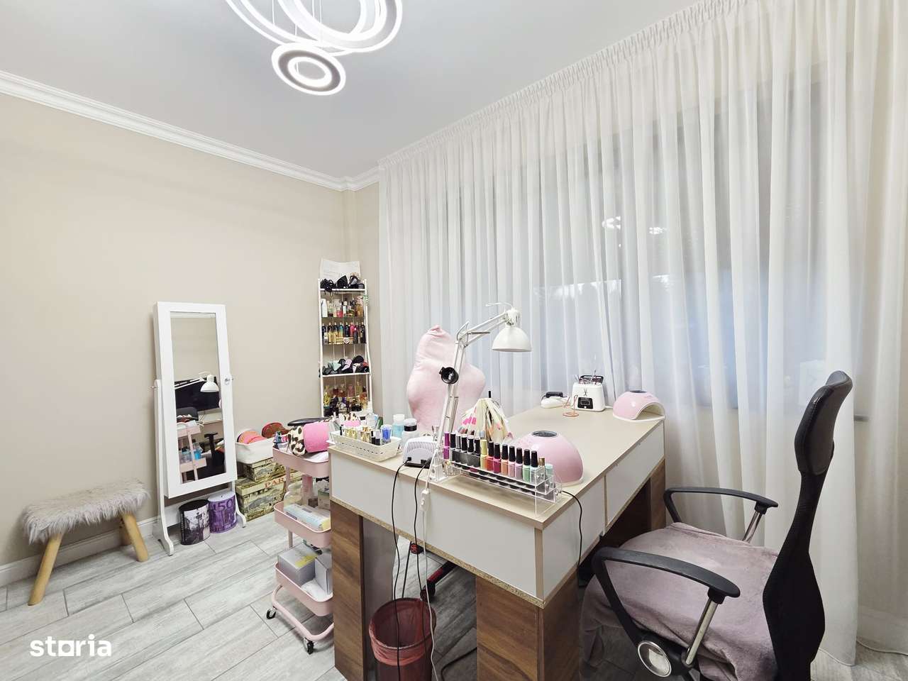 Proprietate modern finisata mobilata si utilata situata in oras-6