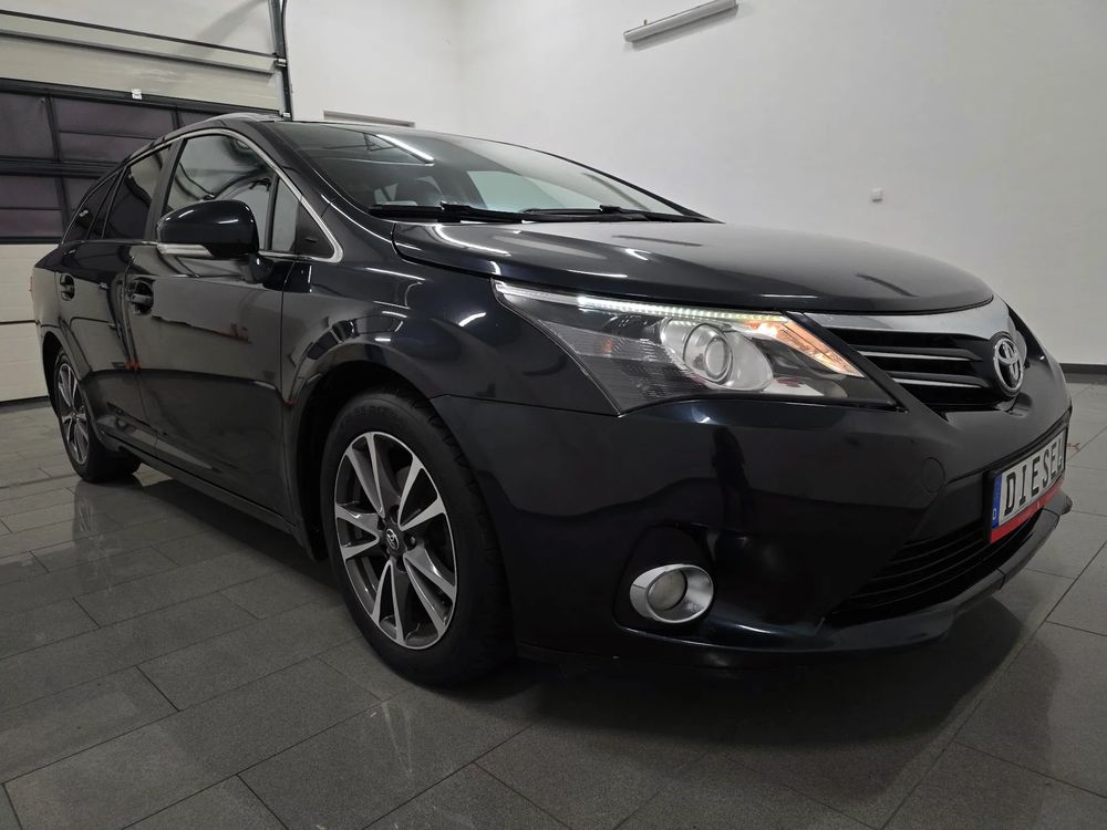 Toyota Avensis III 2.0 D-4D Sol Premium 2012