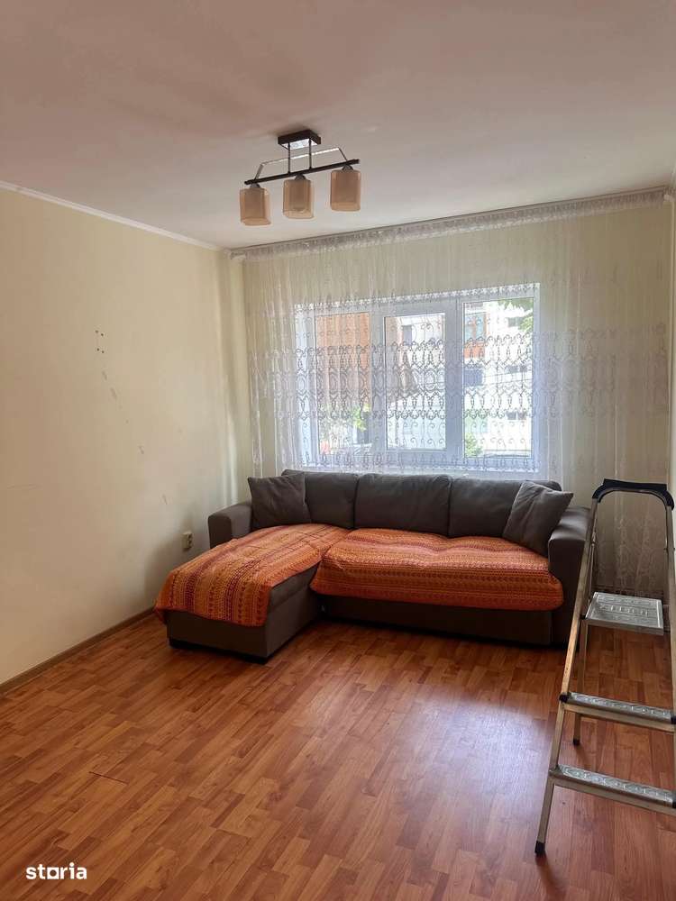 De vanzare 3 camere partial mobilat Pret 38.000e - Imagine principală: 5/15
