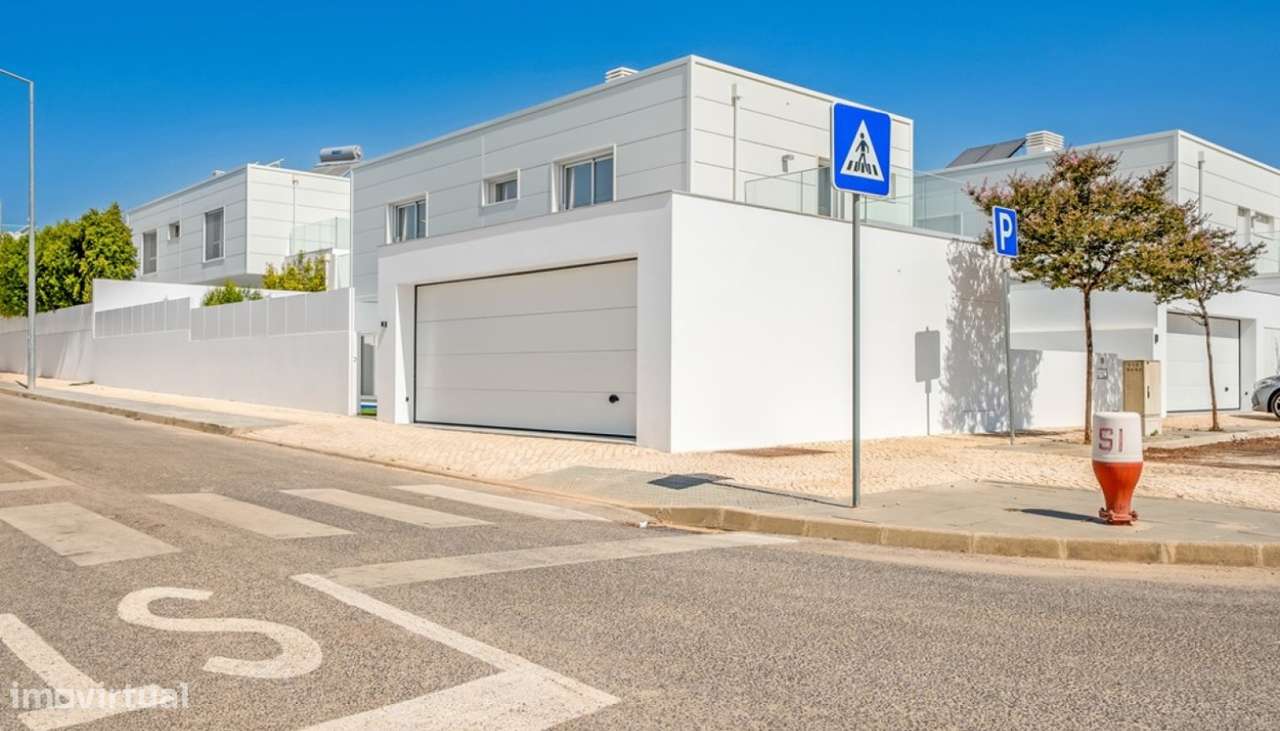 Moderna Moradia V3 com piscina, à venda em Tavira, Algarve-22
