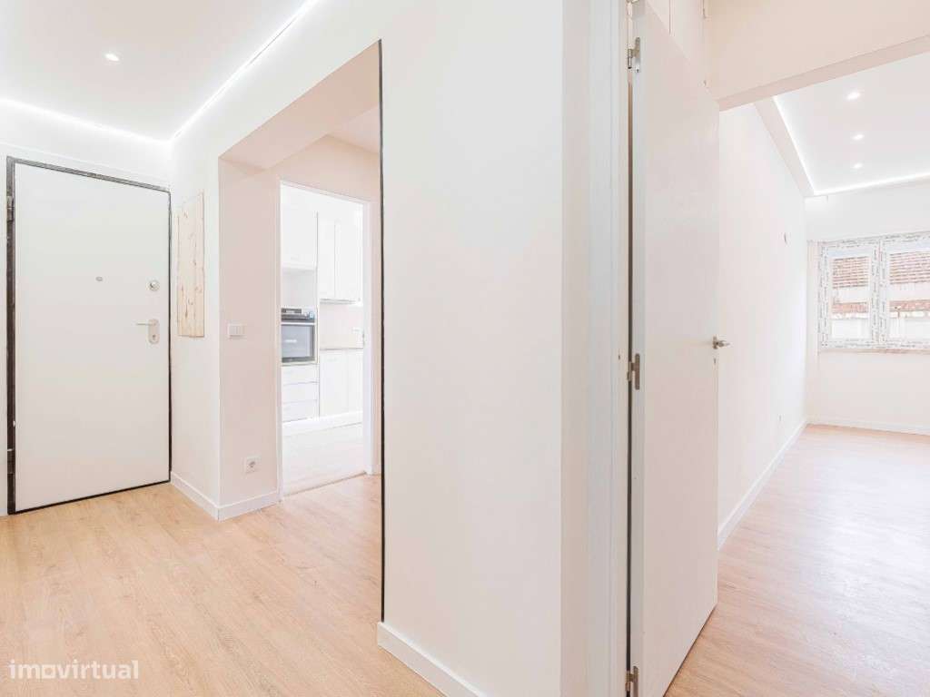 T3 Totalmente Remodelado - Avenida D. José I, Amadora-35