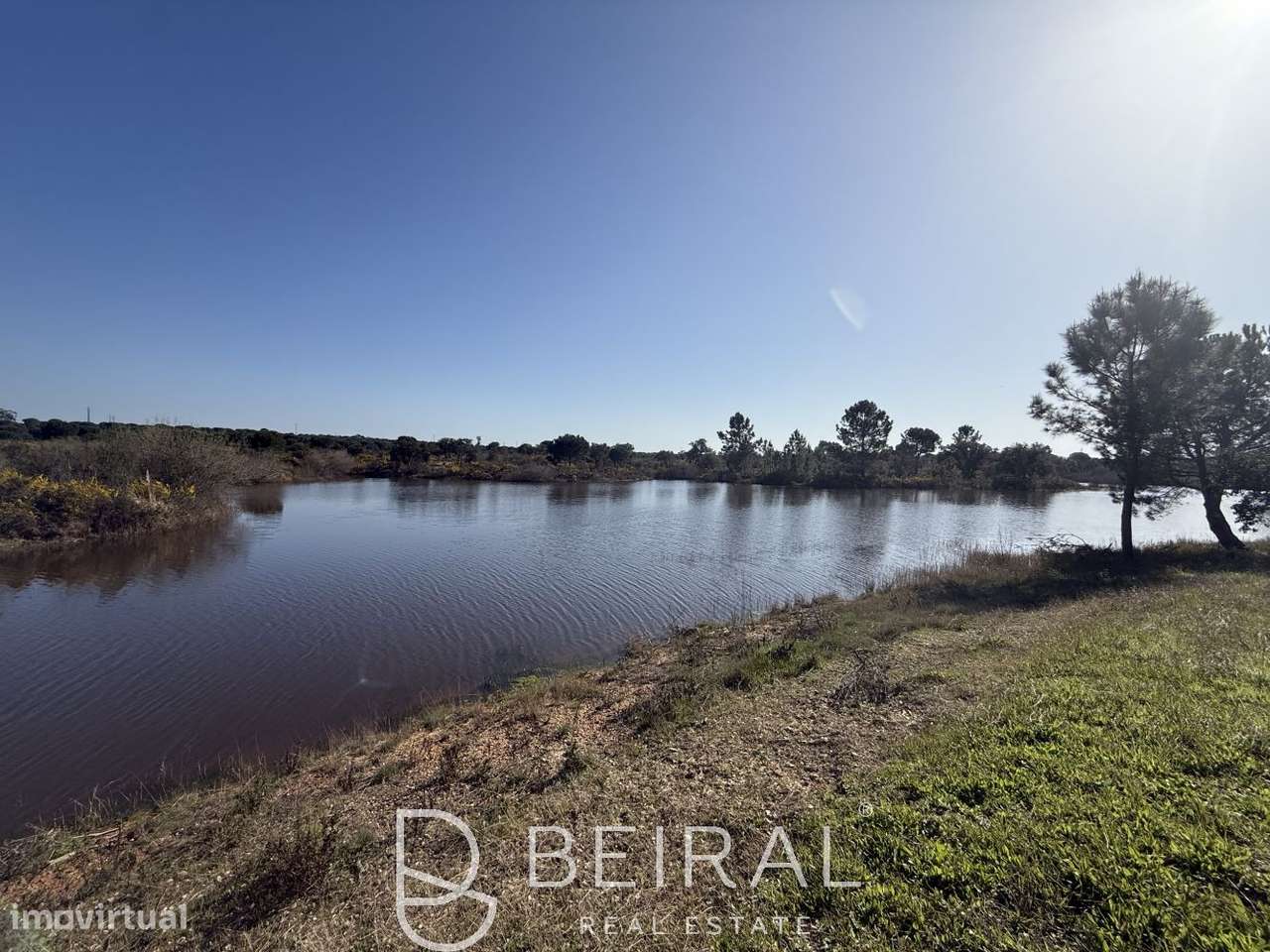 TERRENO DE PRESTÍGIO FRENTE AO LAGO NO GOLF DE SANTO ESTÊVÃO-6