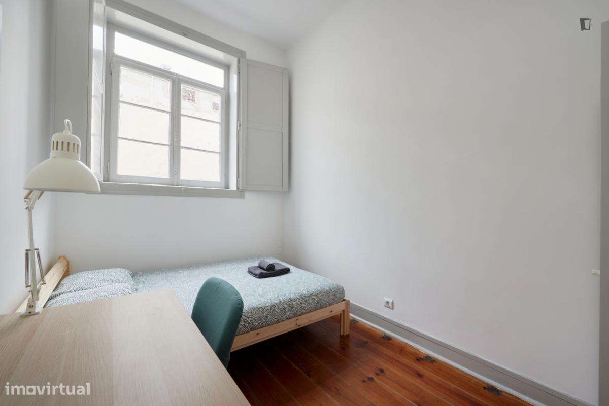 Quarto - localizado em Penha Lisbon - Grande imagem: 3/20