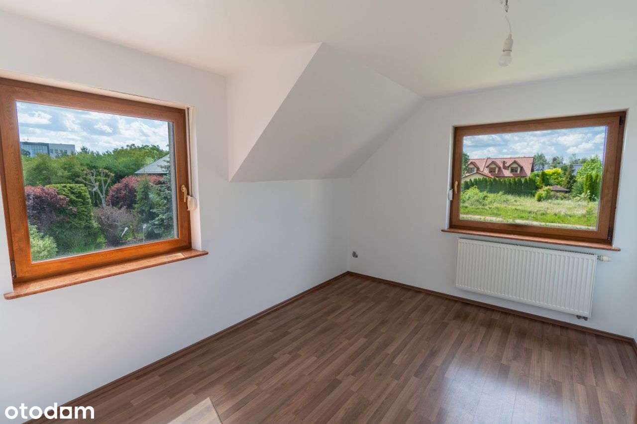 Wolnostojący, wolny od zaraz, z dużym ogrodem!-13