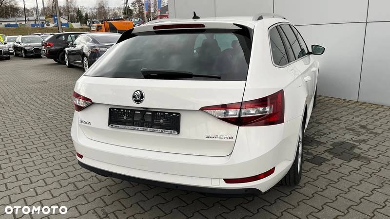 Skoda Superb 2.0 TDI SCR Style DSG - 6