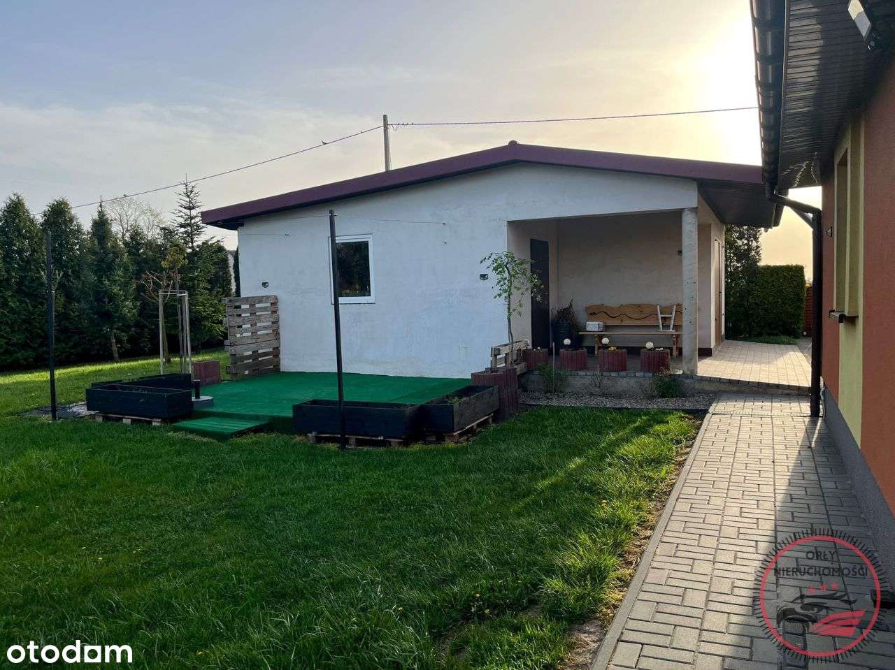 Wyjątkowy dom na dużej działce z pięknym ogrodem --11