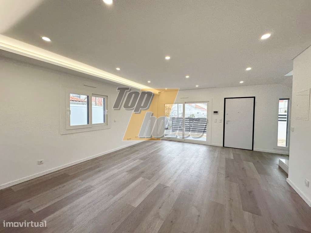 Moradia Isolada T4 Sobreda-4