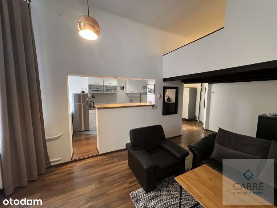 Klimatyczna kawalerka z antresolą.-3