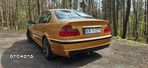 BMW Seria 3 323i - 10