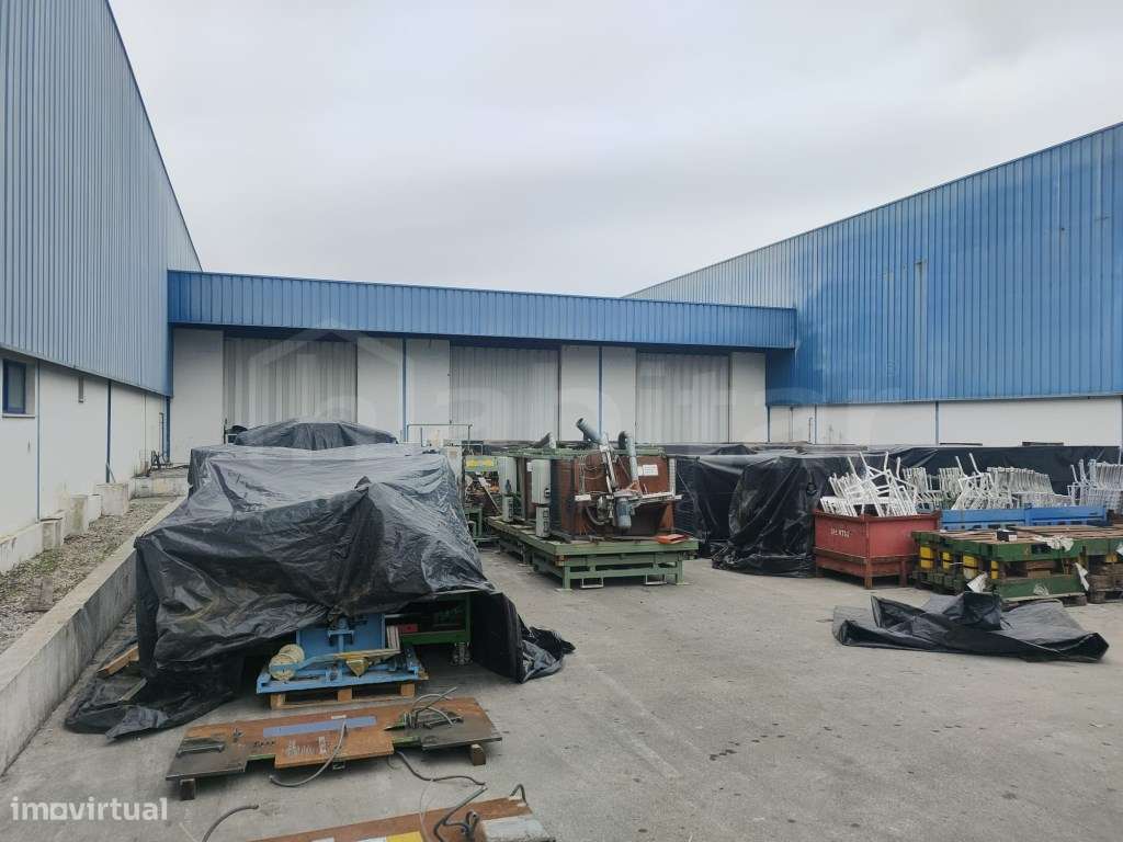 Armazém Industrial com 4.490 m2 implantado em lote com 10.000 m2 - Grande imagem: 5/28