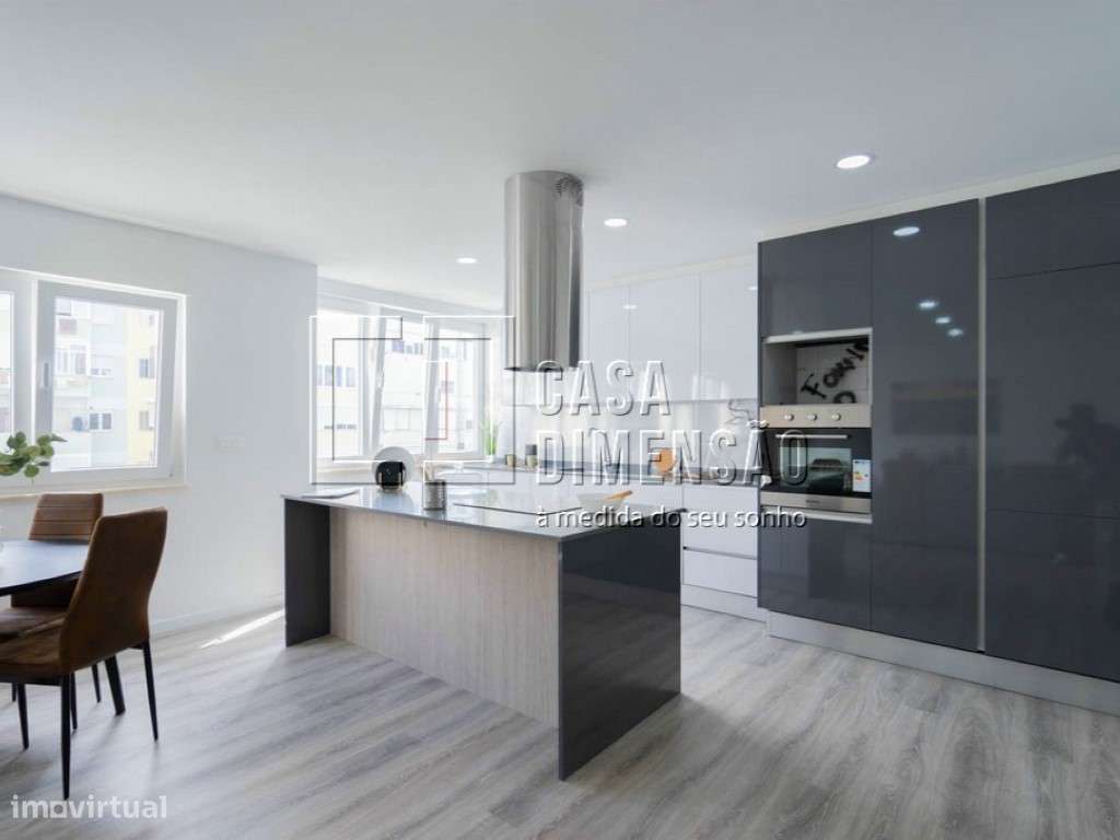 Apartamento de tipologia T3, mobilado e equipado em Benfica!!-22