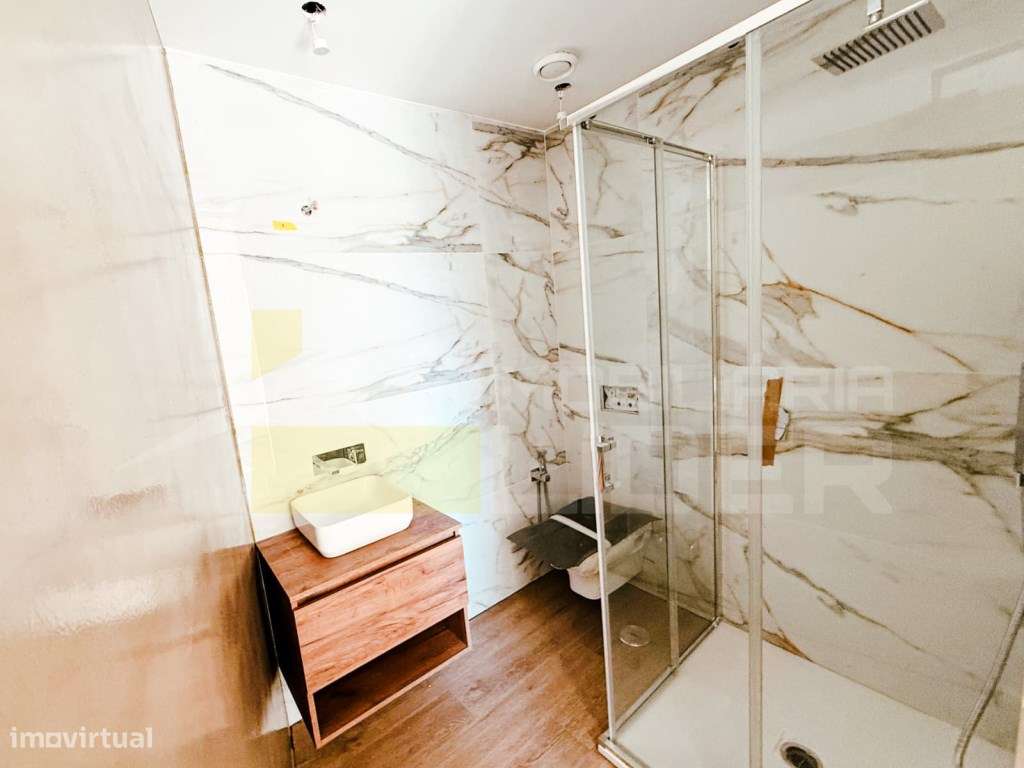 Luxuoso apartamento T3, no Centro de Lourinhã, Atalaia.-11