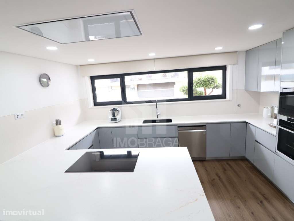 Venda Moradia Geminada T3, em Esporões, Braga-30