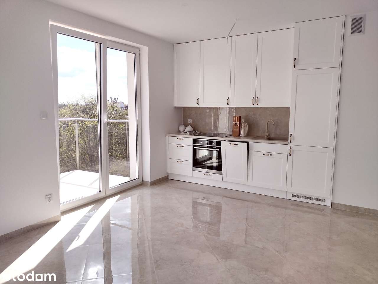 Do wynajęcia nowoczesne mieszkanie 3 pokoje z widokiem na park - Pełny obrazek: 4/12