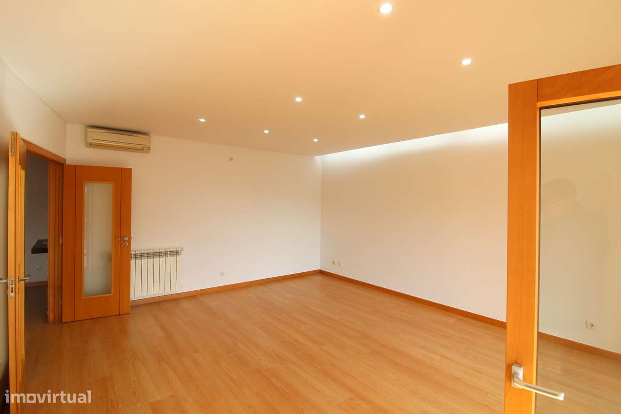 COLINAS DO CRUZEIRO -  T3 com 150 m² e 4 lugares de garagem!-5