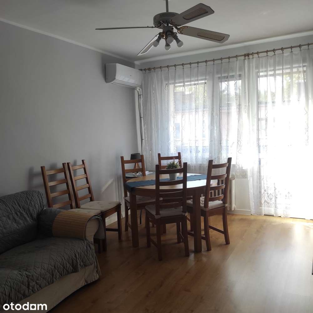 Trzypokojowe mieszkanie z balkonem i klimatyzacją-1