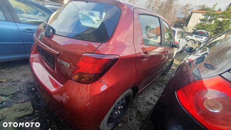 Toyota Yaris 1.0 Premium EU6 - 13