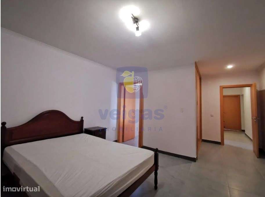 Imóvel para investimento! Prédio com 2 Apartamentos e Espaço Exterior - Grande imagem: 3/19