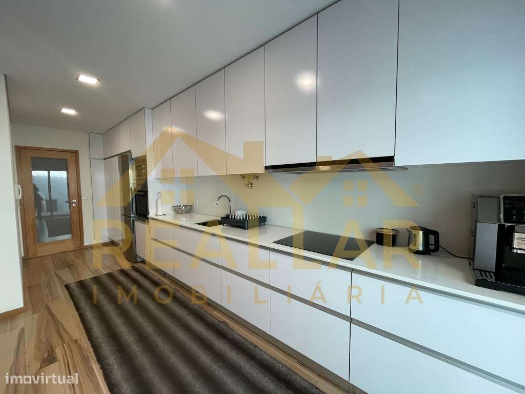 Moradia V3+1 de luxo em banda na Póvoa de Varzim - Grande imagem: 3/39