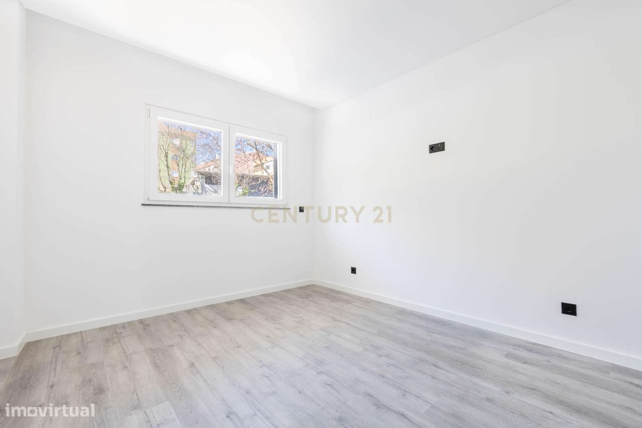 T5 Duplex | 2º Piso | Prédio novo | 1 Fração por piso-12