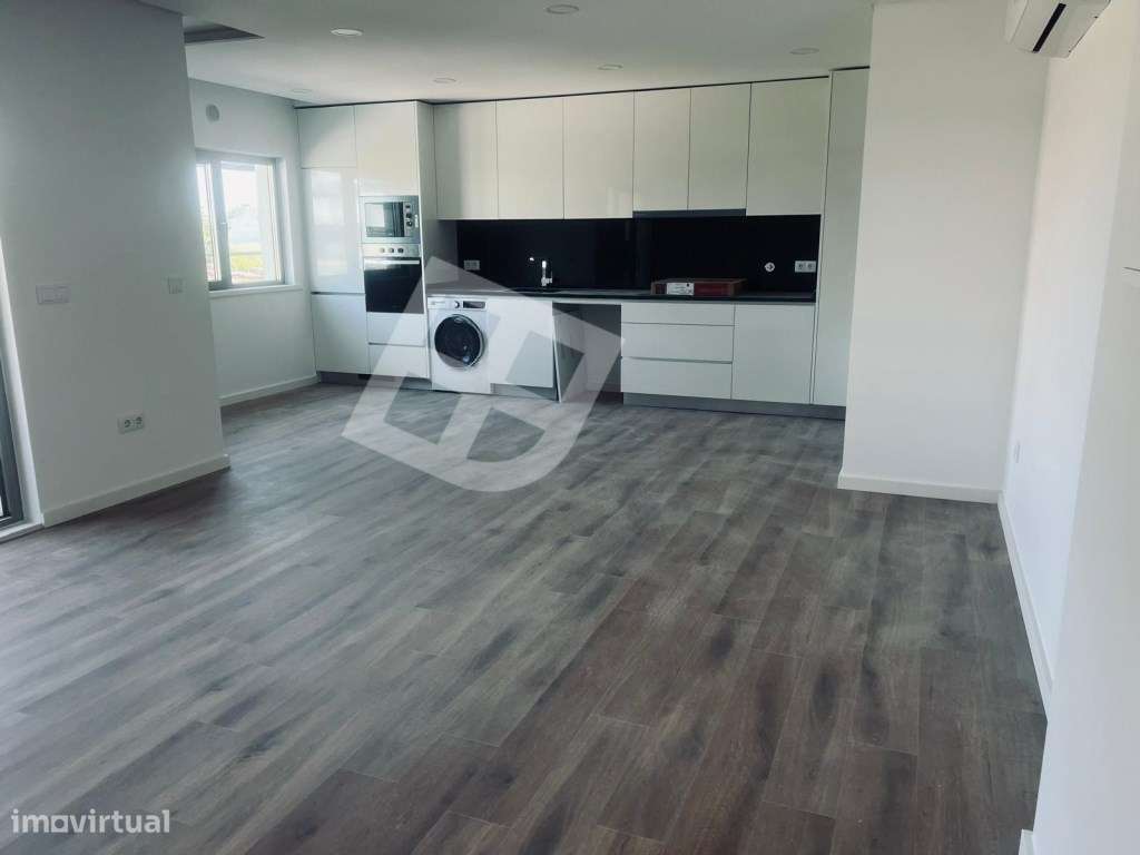 Apartamento T2 c/ Varandas - Localizado no centro de Aveiro - Grande imagem: 4/22