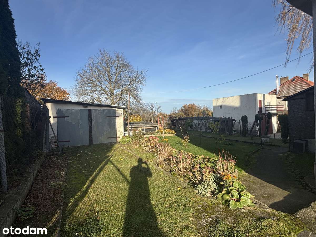 Okazja! Samodzielna góra domu, ładna działka,kameralne miejsce.-3