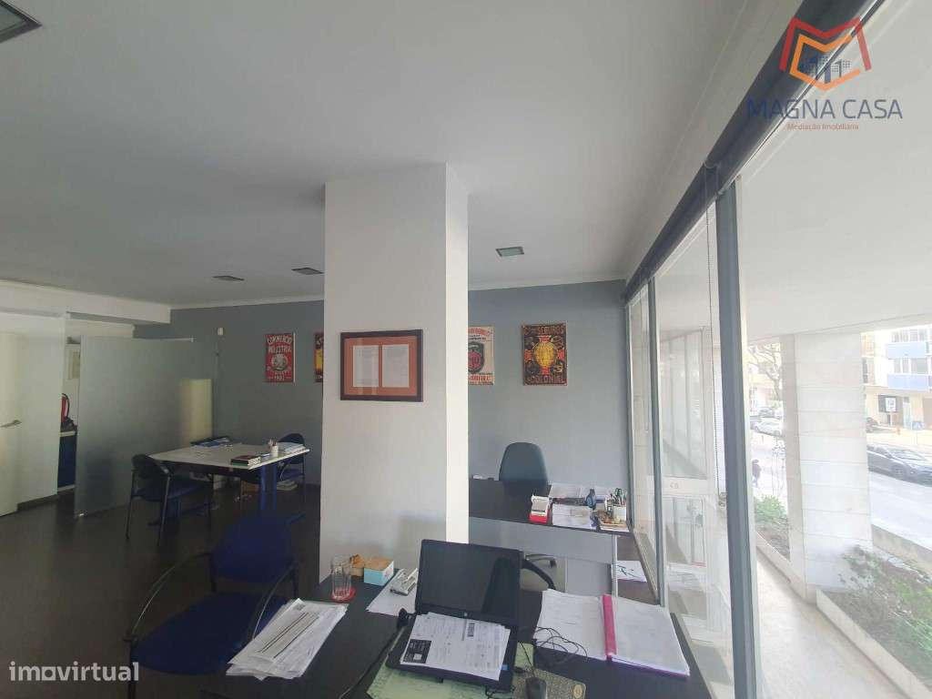 Loja em Rua Principal de Algés - Grande imagem: 4/29