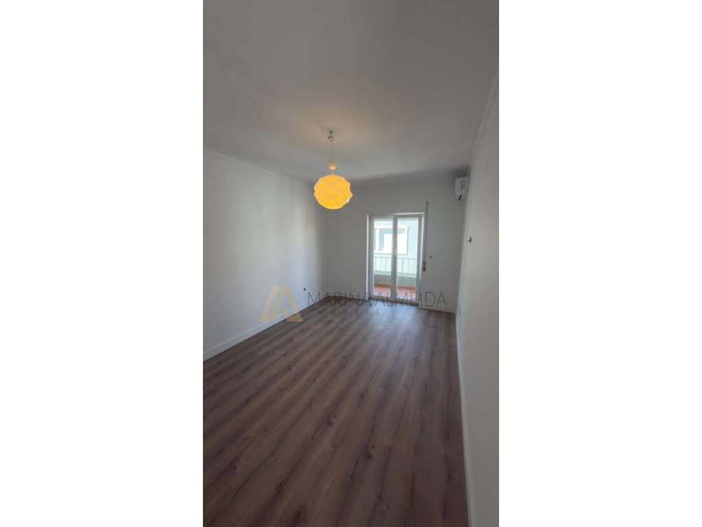 Moradia t4 com 2 pisos ( 5 assoalhadas), com 228m2, Piscina aquecid...-19