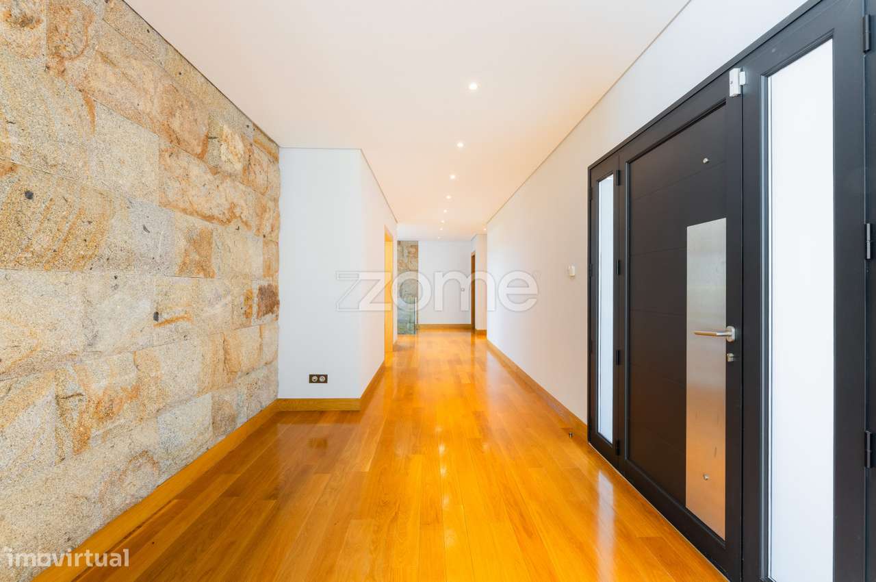 Moradia T4 c/ piscina e 1,7 ha em Arcos de Valdevez - Grande imagem: 5/59