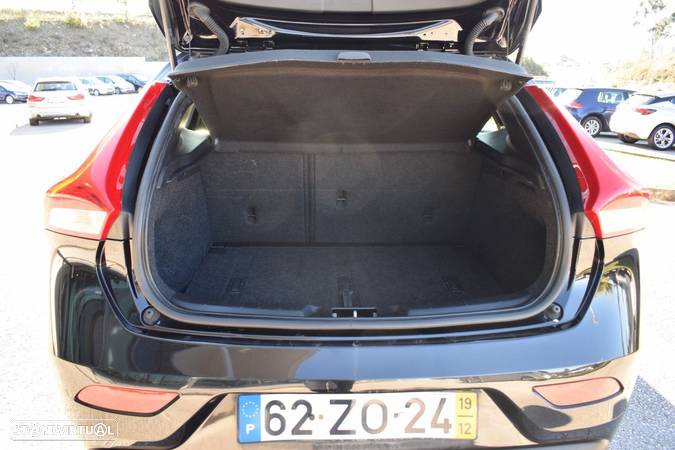 Volvo V40 2.0 D3 Momentum - 11