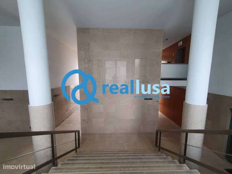 Apartamento T3 Duplex c/ garagem Bonfim Porto-16