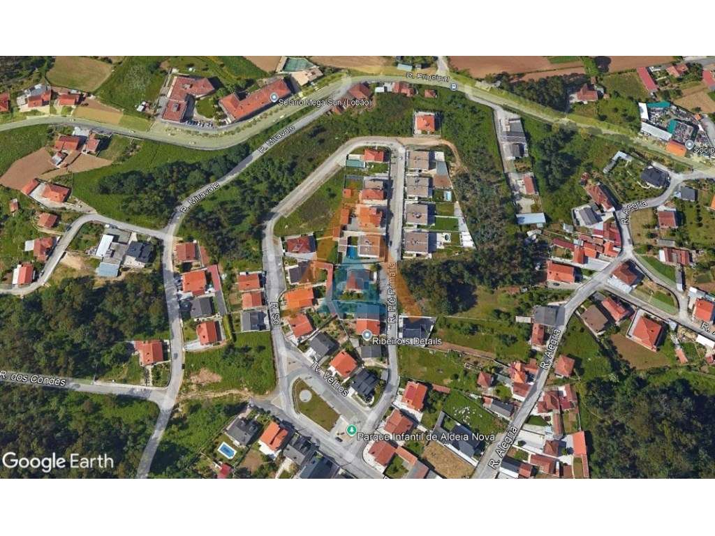 Terreno Urbano para Construção de Moradia Unifamiliar-0