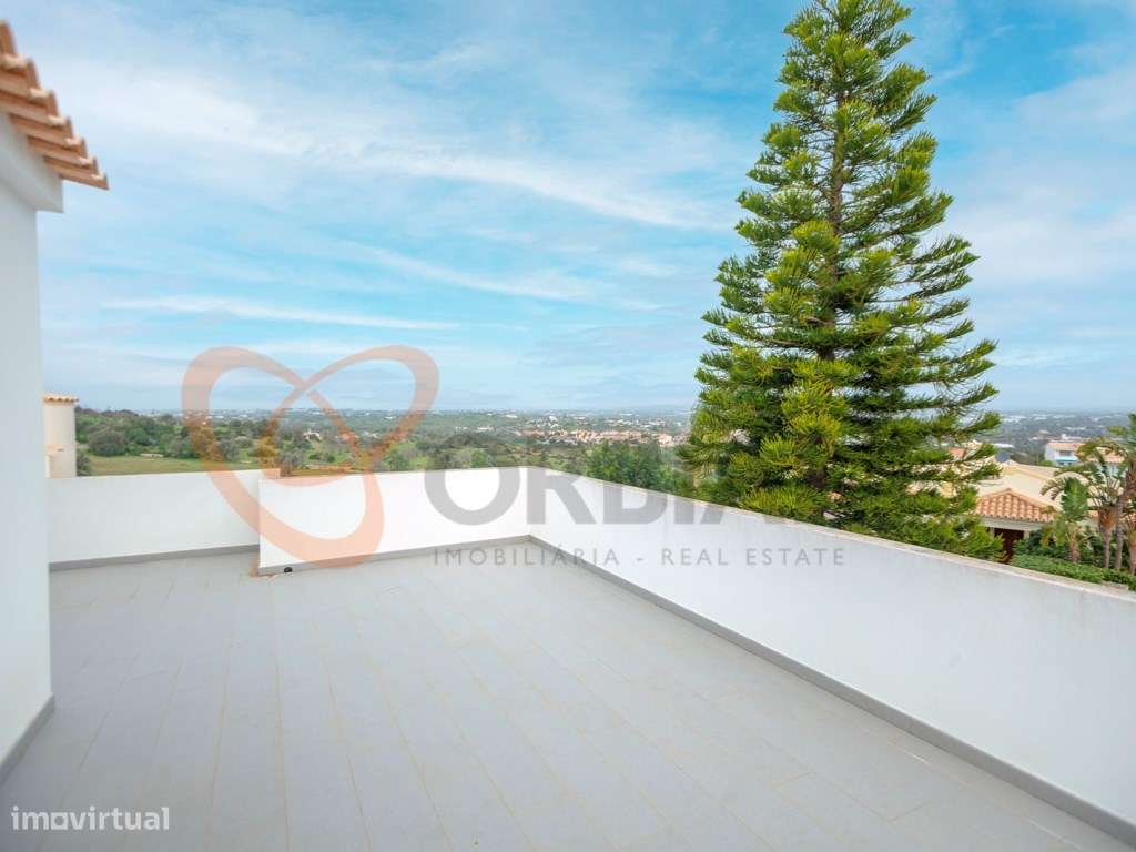 Moradia para venda em Albufeira com 6 quartos e piscina-12