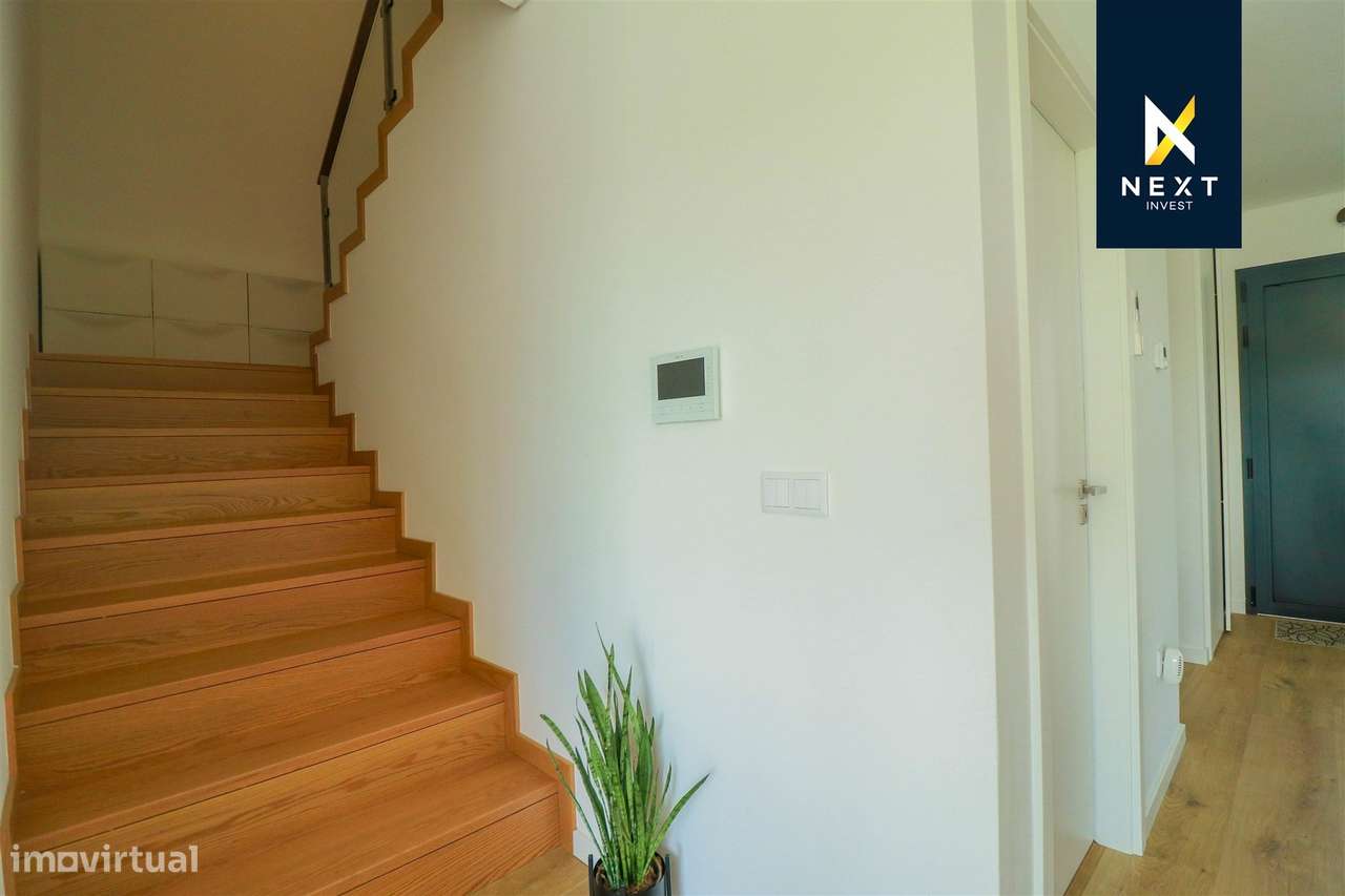 Moradia Geminada T4 com Piscina – Viseu-35