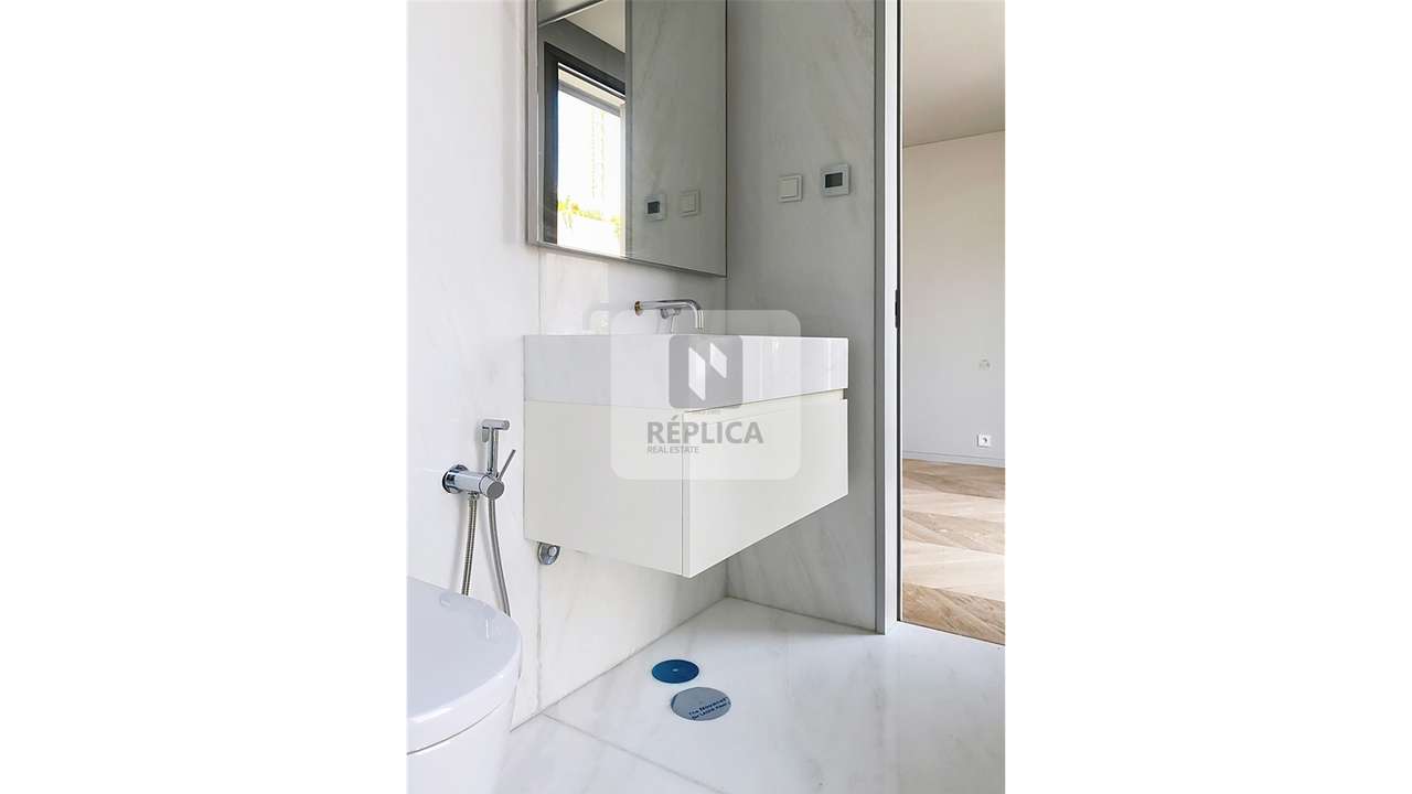 Apartamento T3 na Foz do Douro com Varanda | Nevogilde, Porto-12