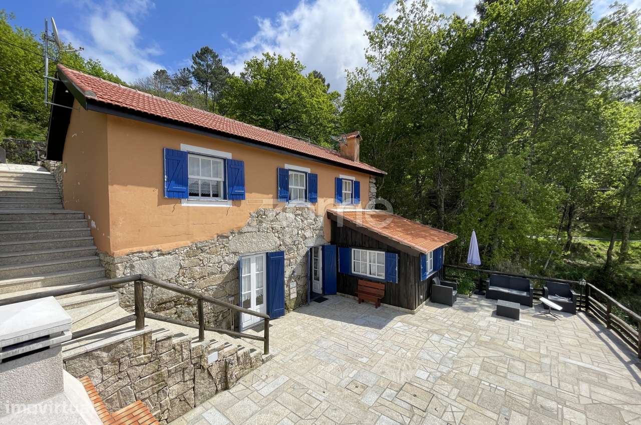 Moradia T3 com 505 m2 de terreno, em Cinfães do Douro, Cádiz. - Grande imagem: 3/38