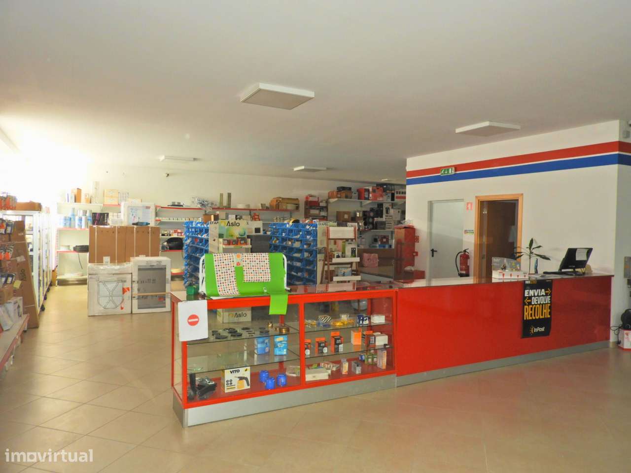 Prédio localizado em Pernes - Grande imagem: 5/19