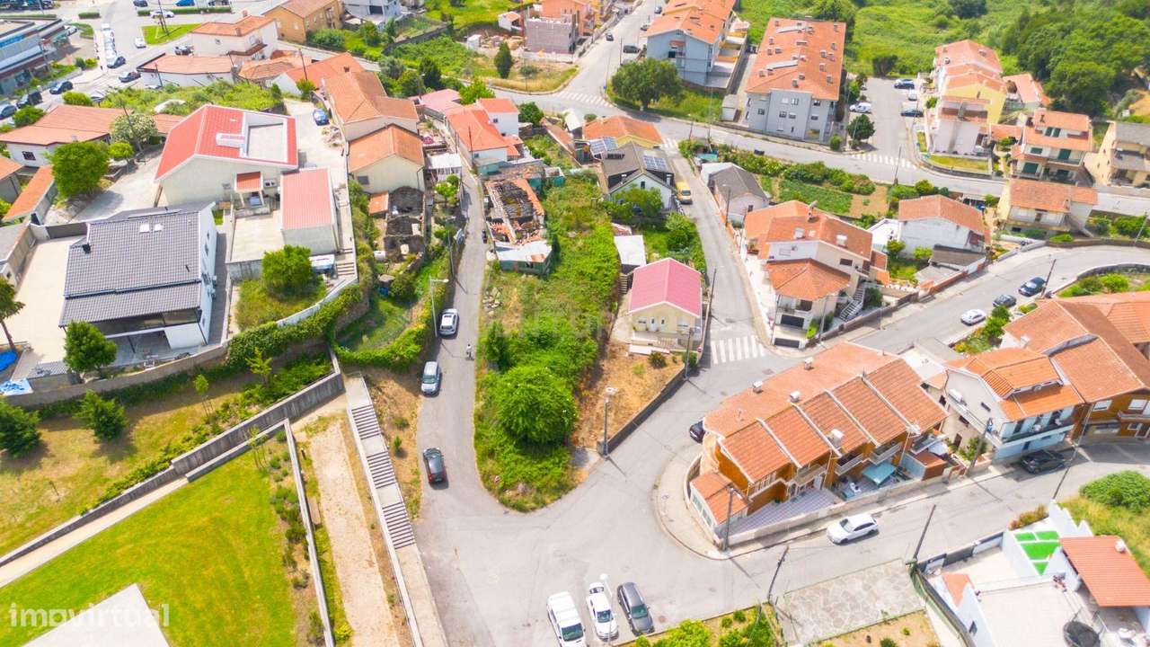 Terreno de 800 m² com Projeto Aprovado | Moradia T3 Contemporânea | Sã-40
